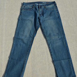 Izod Straight Fit Comfort Stretch Jeans